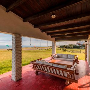 Preciosa Casa Frente Al Mar  "cura Lué"